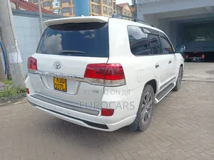 Toyota Land Cruiser 2014 Pearl