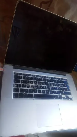 Laptop Apple MacBook Pro 16GB Intel Core i7 SSD 256GB