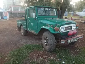 Toyota FJ Cruiser 1973 Green
