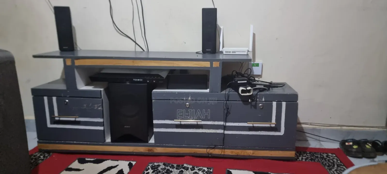 Television (Tv) Stand