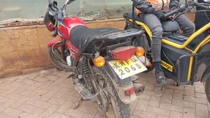 Bajaj Boxer 150 UG 2021 Red