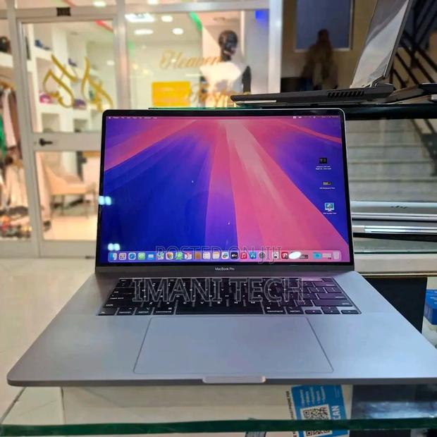 Laptop Apple MacBook Pro 2018 32GB Intel Core i9 SSD 512GB