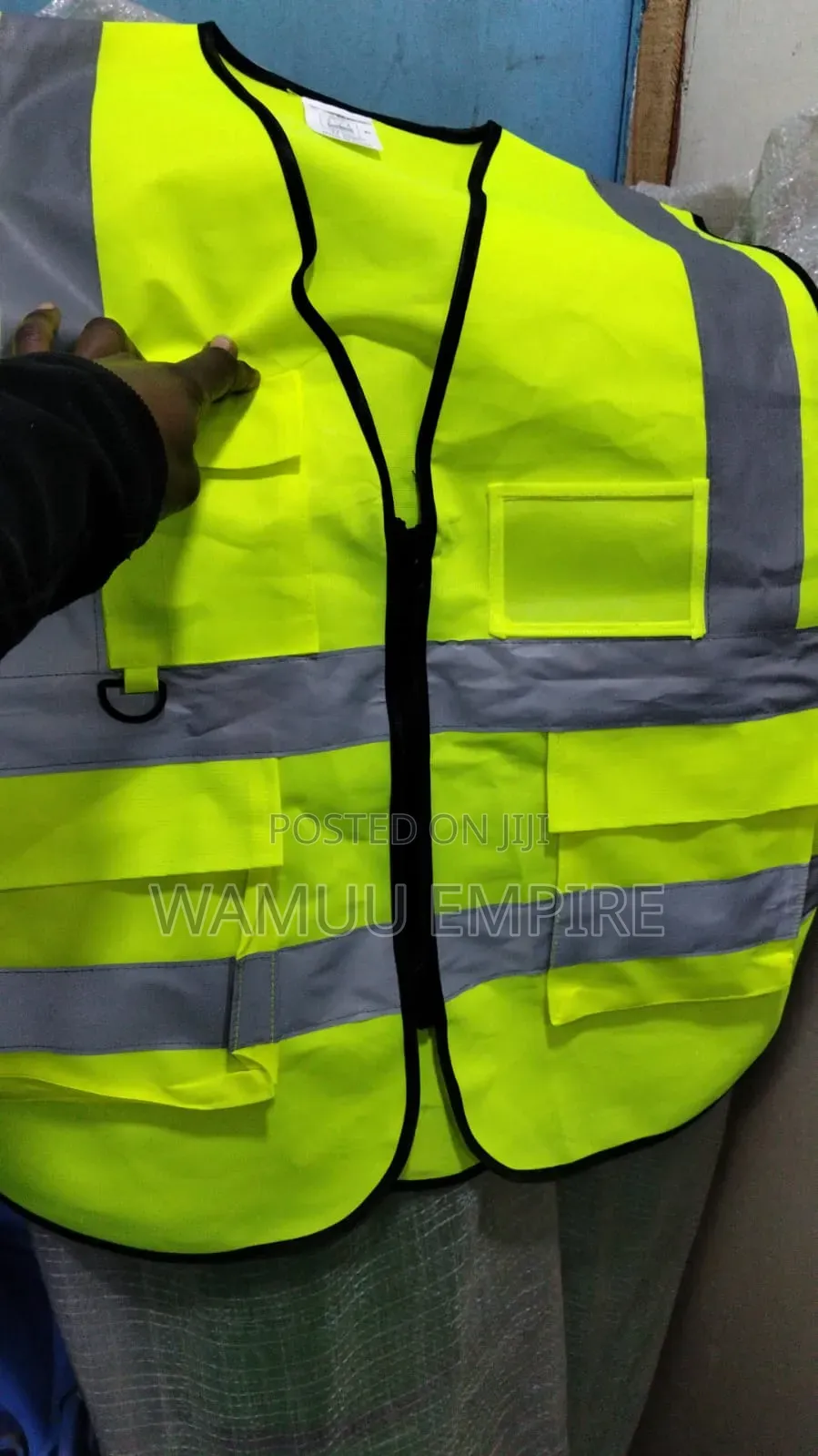 Pocket And Zip Executive Reflector Vest