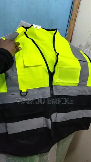 Pocket And Zip Executive Reflector Vest