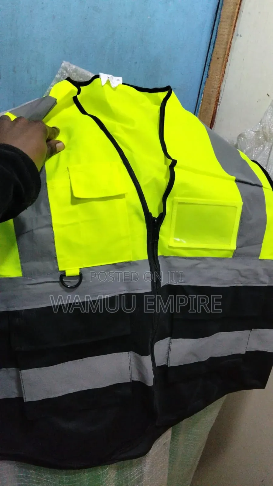 Pocket And Zip Executive Reflector Vest