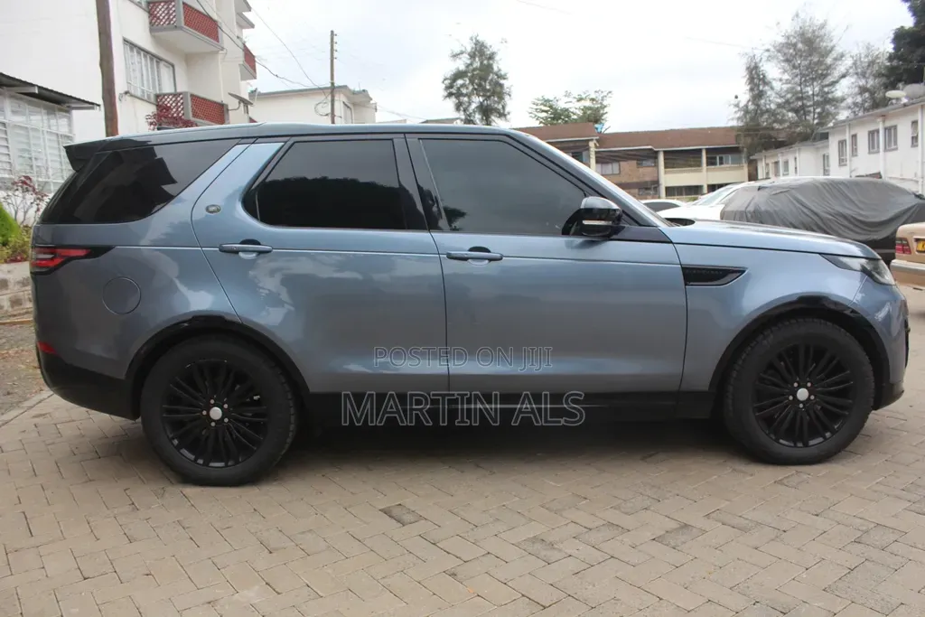 Land Rover Discovery 2018 Gray