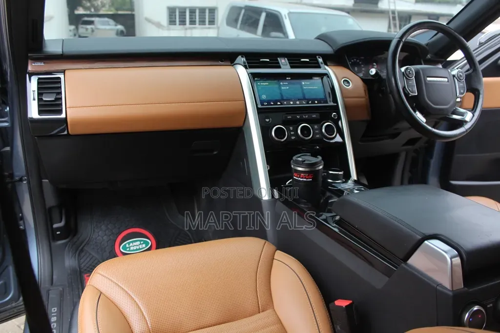 Land Rover Discovery 2018 Gray