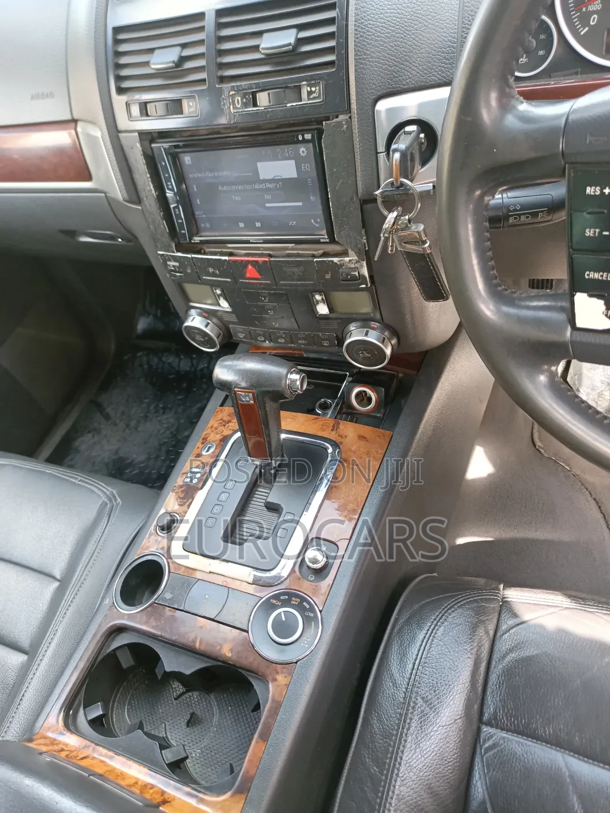 Volkswagen Touareg 2005 Gray