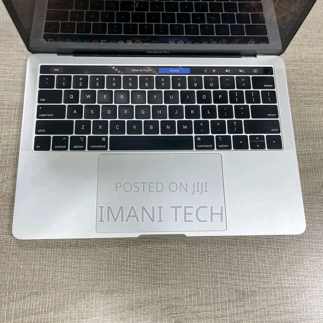 Laptop Apple MacBook Pro 2017 16GB Intel Core i7 SSD 256GB