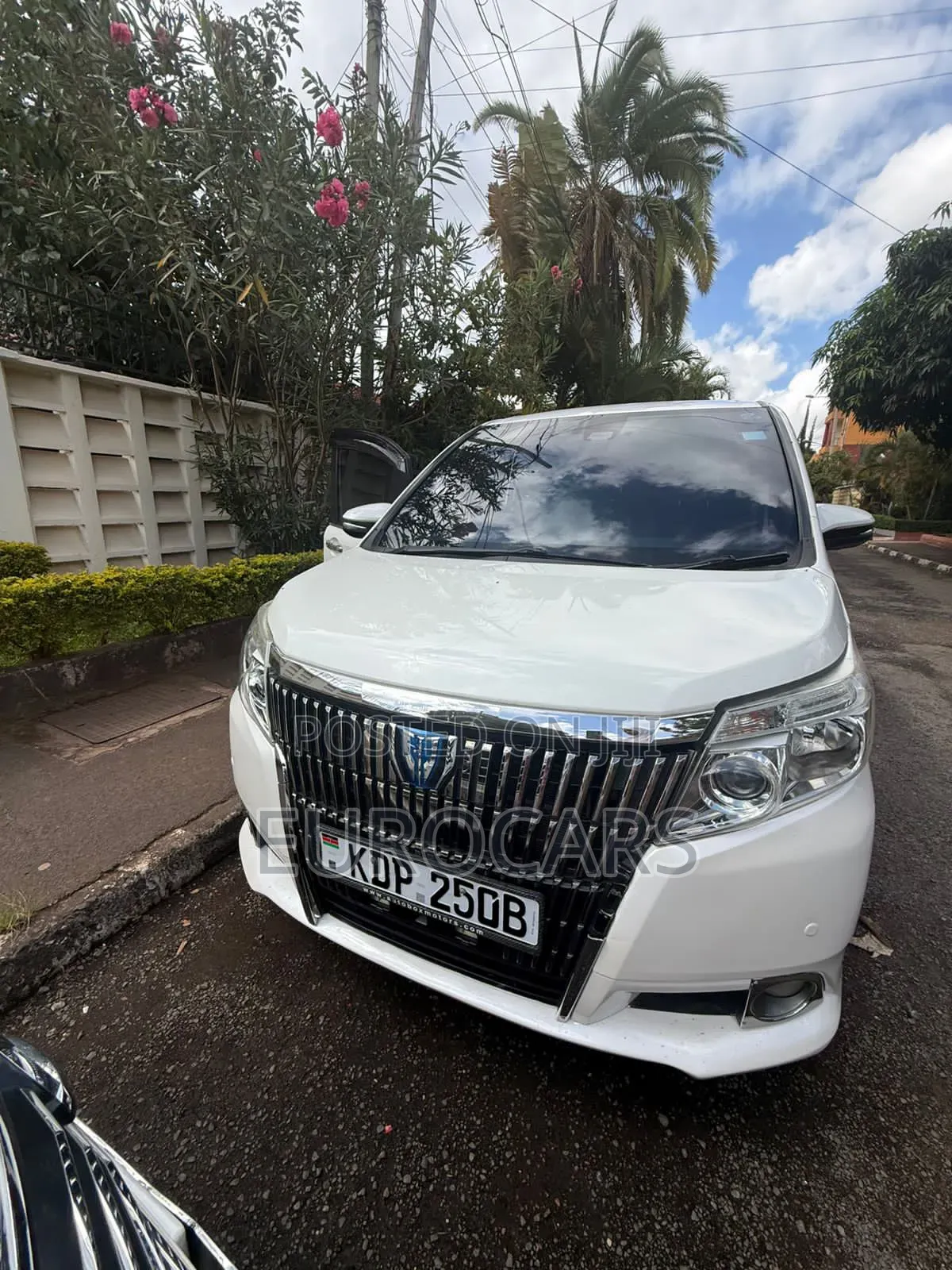 Toyota Esquire 2015 Pearl