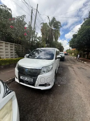 Toyota Esquire 2015 Pearl