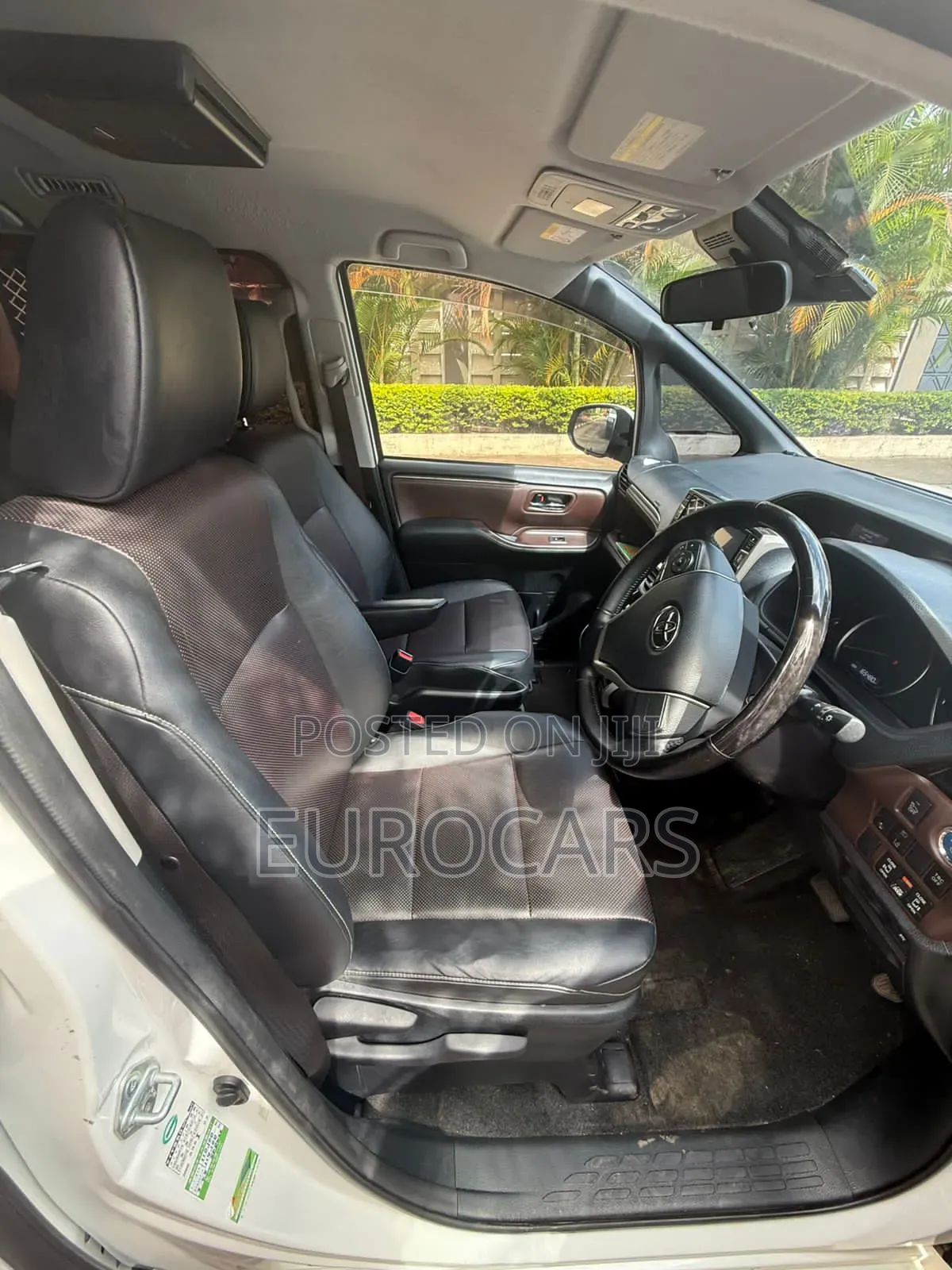 Toyota Esquire 2015 Pearl
