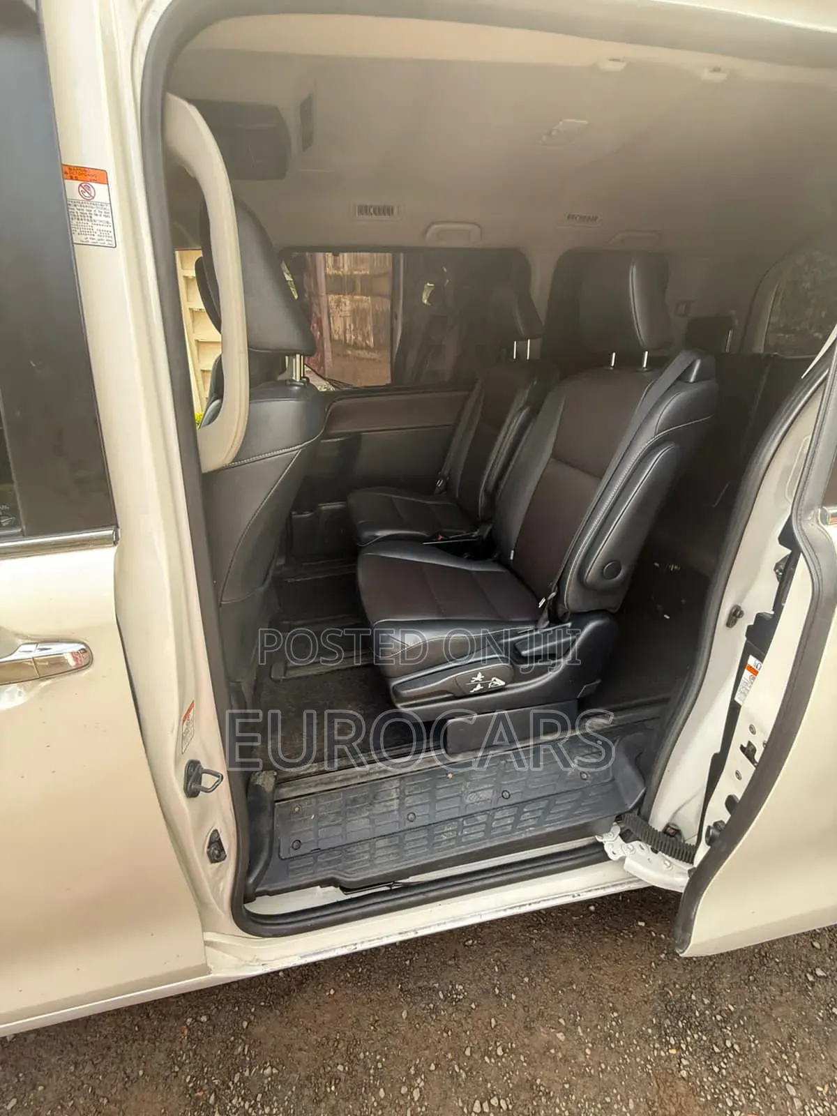 Toyota Esquire 2015 Pearl