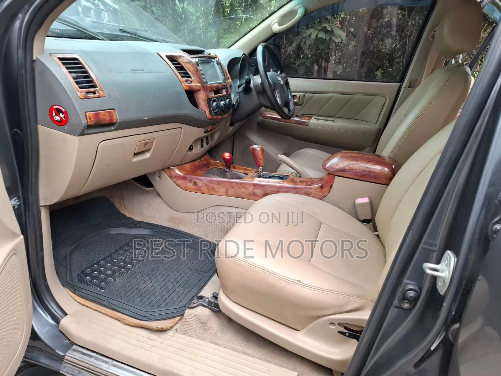 Toyota Hilux 2012 Gray