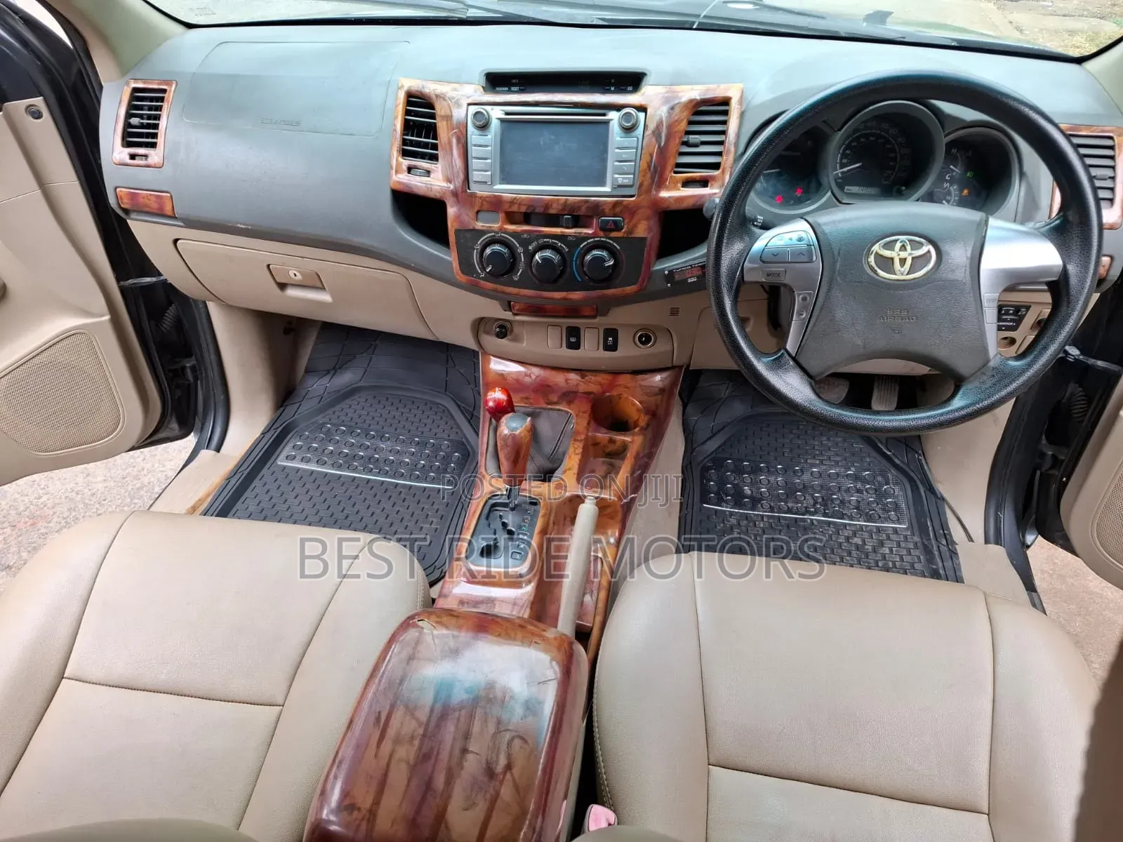 Toyota Hilux 2012 Gray