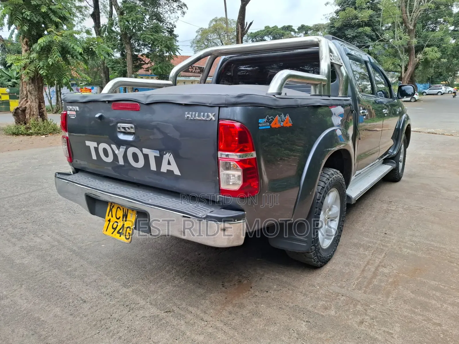 Toyota Hilux 2012 Gray