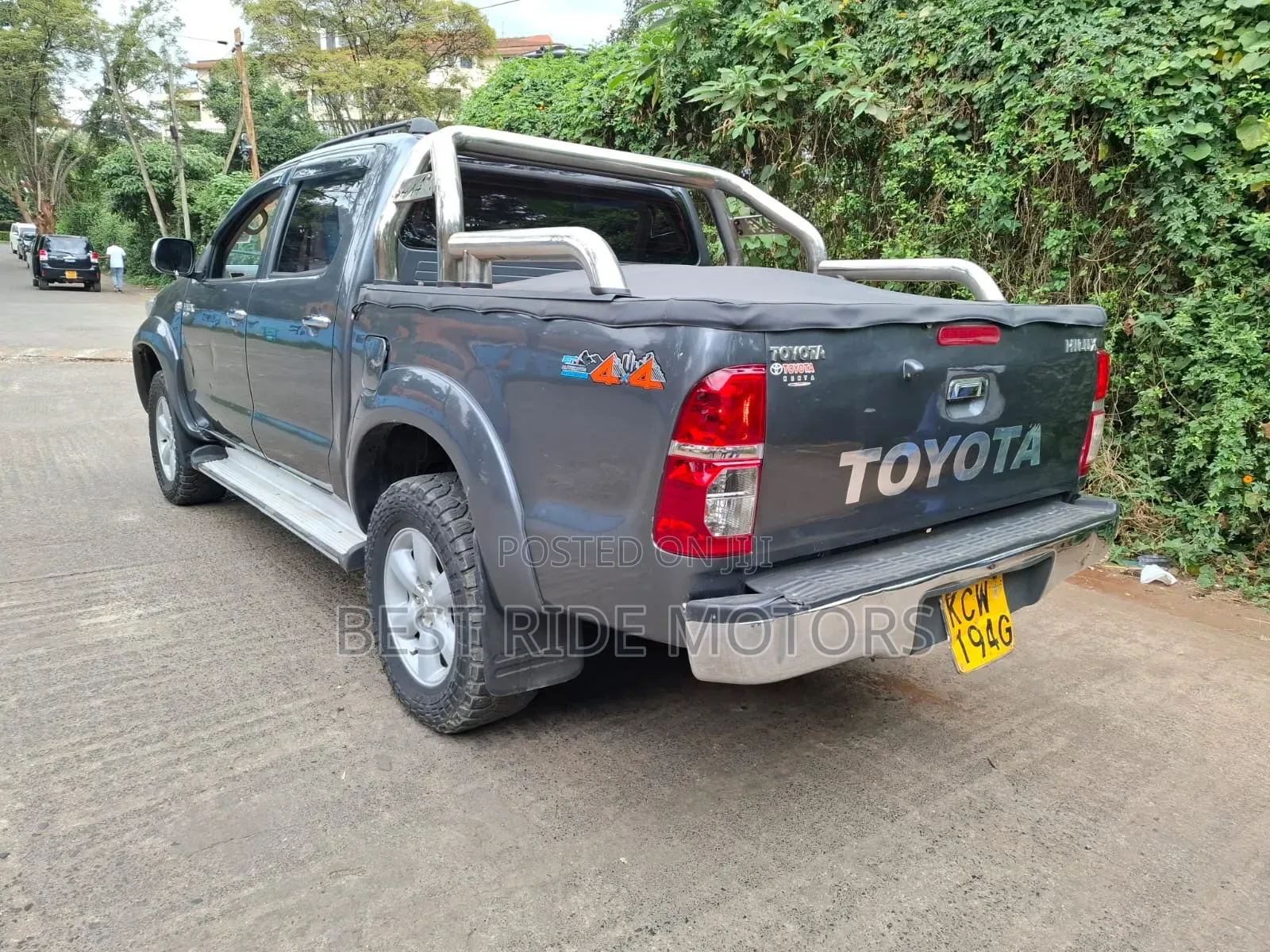 Toyota Hilux 2012 Gray