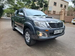 Toyota Hilux 2012 Gray