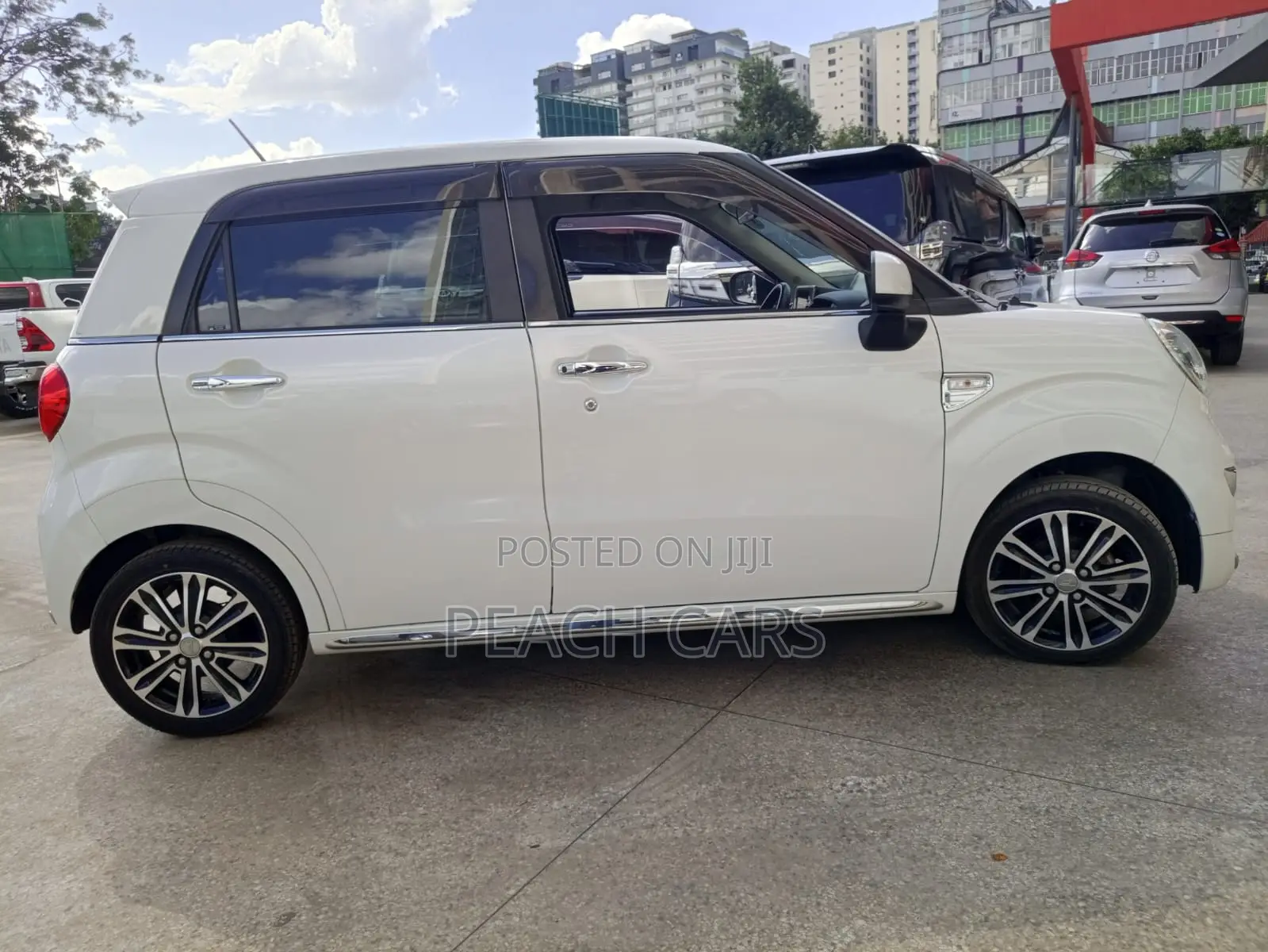 Daihatsu Cast 2018 White