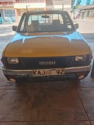Isuzu Tougher 1995 Yellow