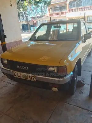 Isuzu Tougher 1995 Yellow