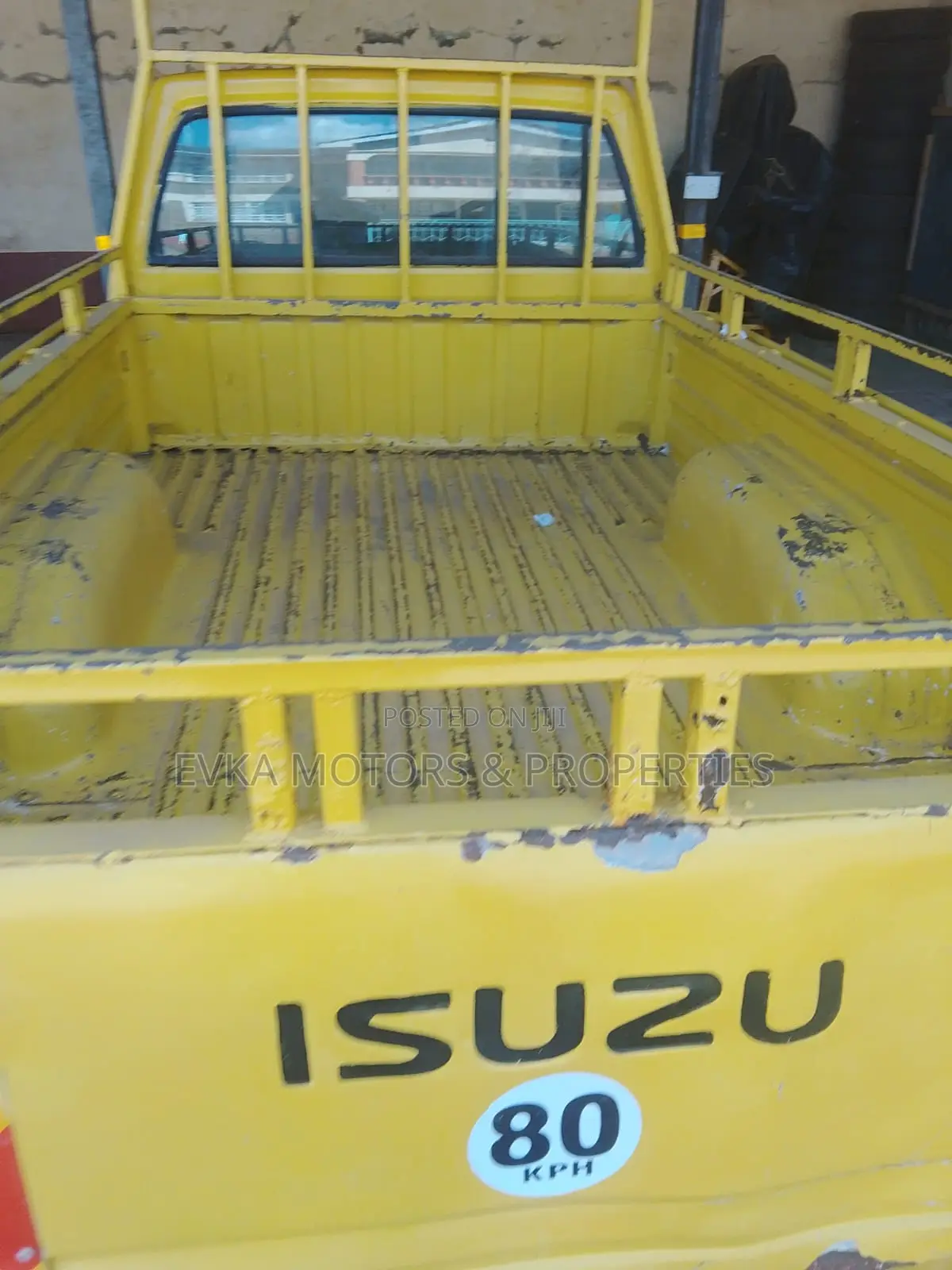 Isuzu Tougher 1995 Yellow