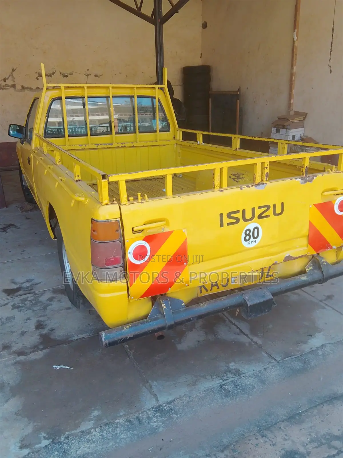 Isuzu Tougher 1995 Yellow