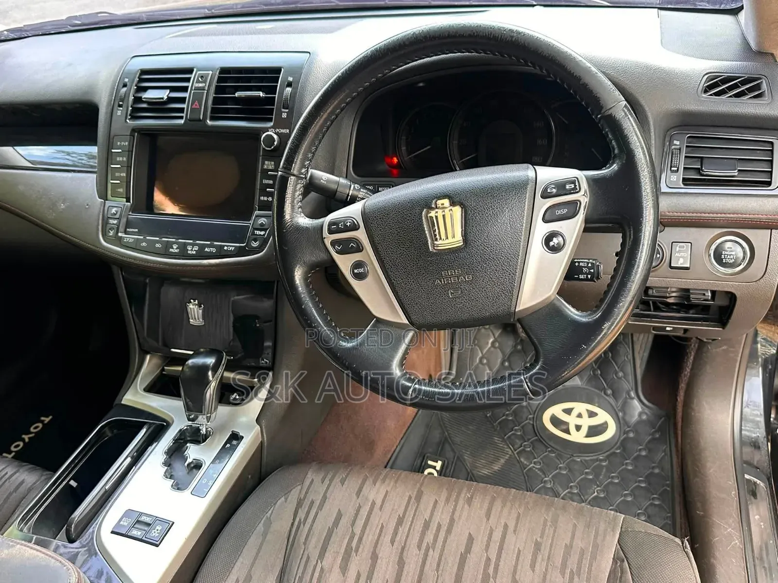 Toyota Crown 2010 Black