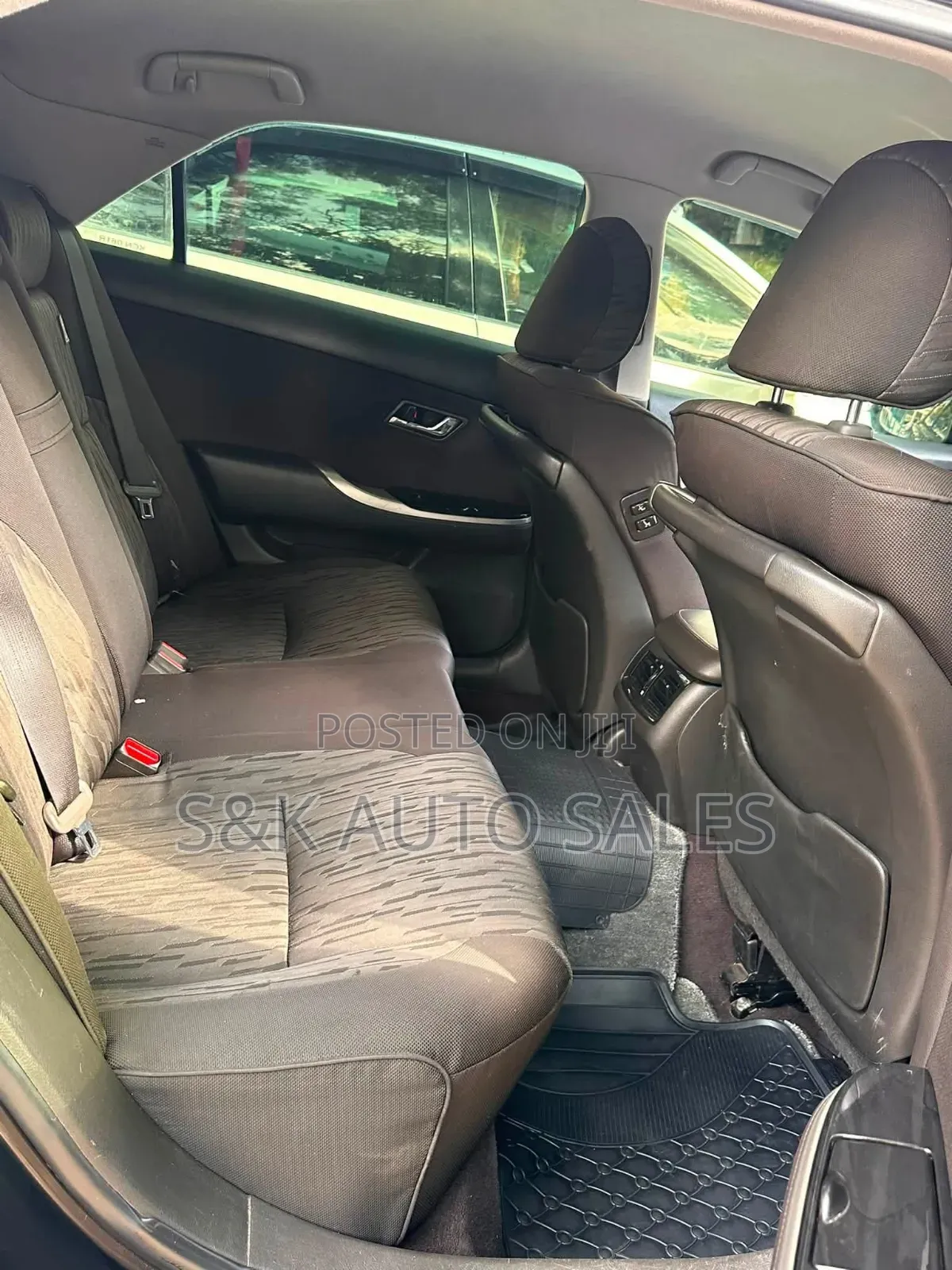 Toyota Crown 2010 Black