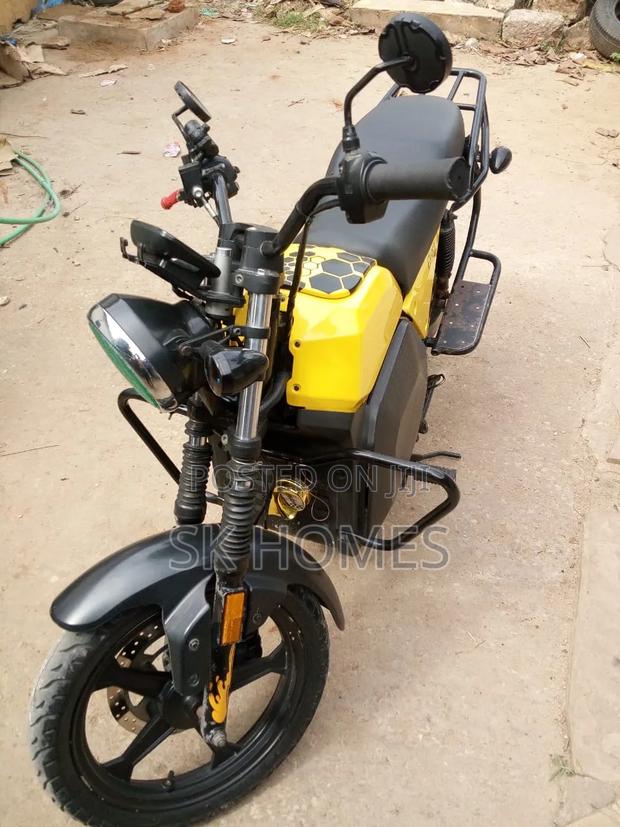 Motorcycle 2025 Yellow - thumbnail 3