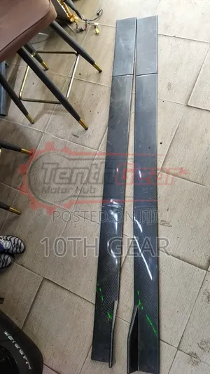 Universal Side Skirt Carbon