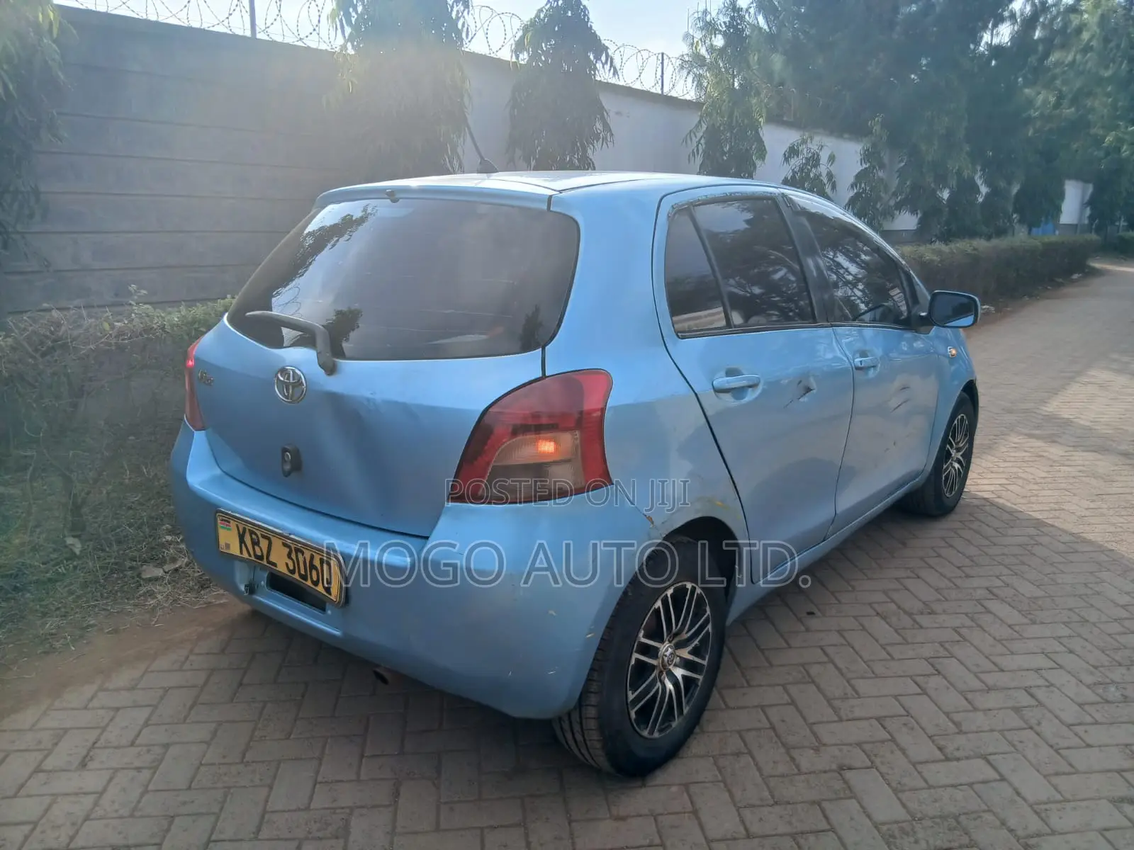 Toyota Vitz 2007 Blue