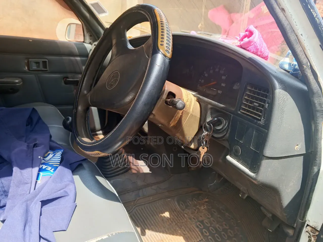 Toyota Hilux 2000 Beige