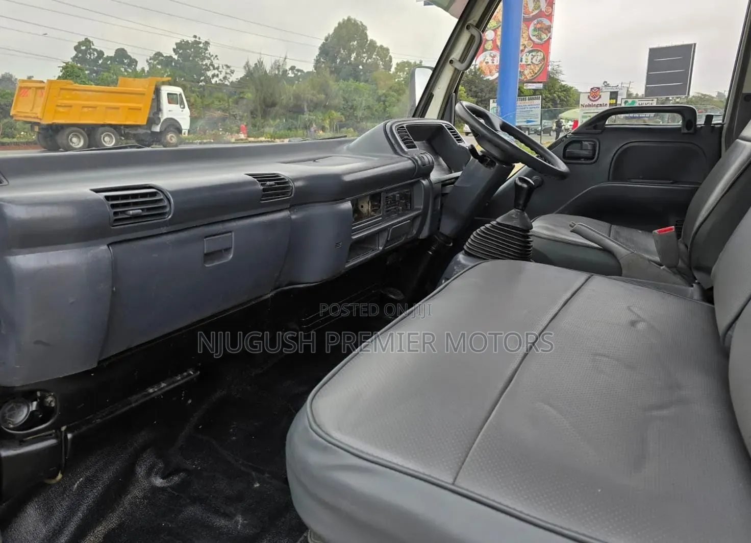 Isuzu NPR Local