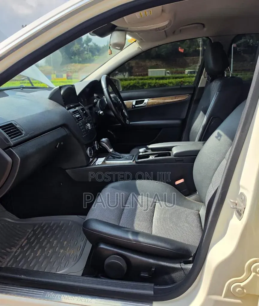 Mercedes-Benz C200 2010 White