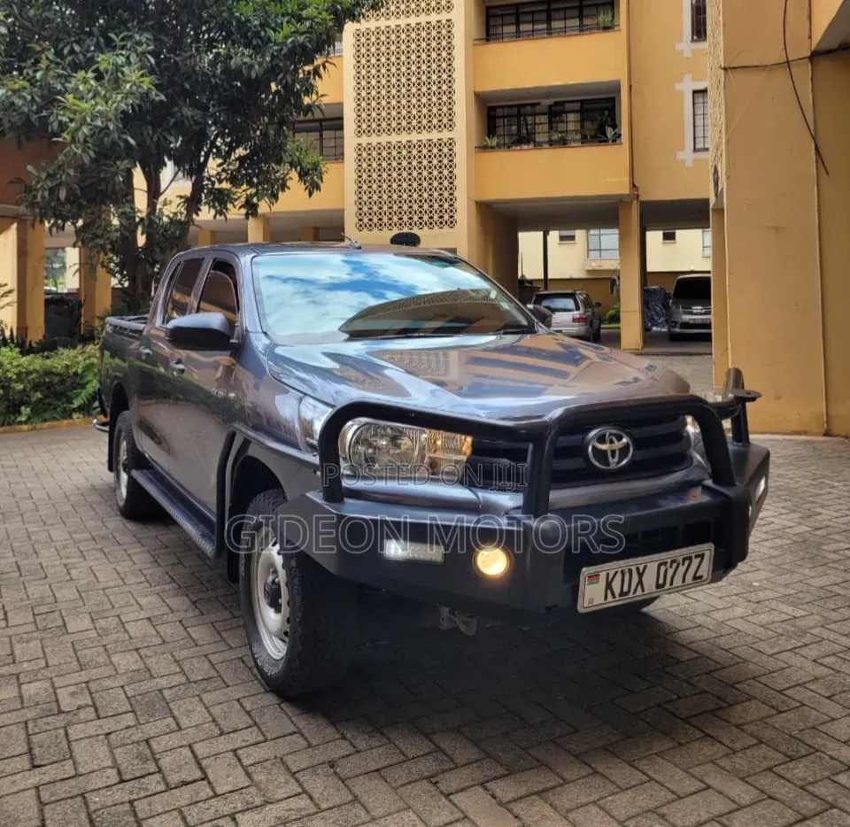 Toyota Hilux 2021 Gray