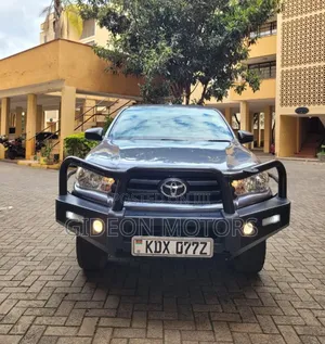 Toyota Hilux 2021 Gray