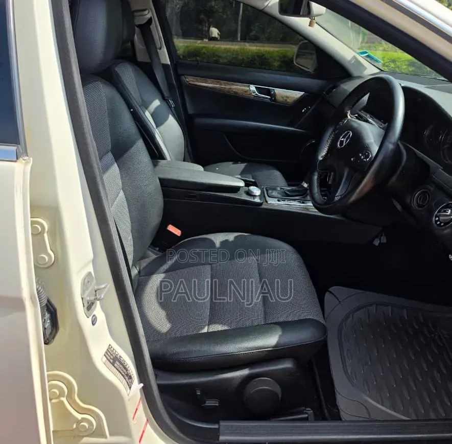 Mercedes-Benz C200 2010 White