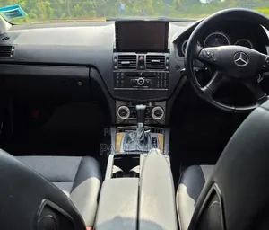 Mercedes-Benz C200 2010 White