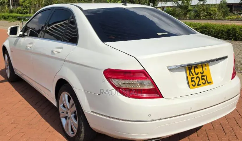 Mercedes-Benz C200 2010 White