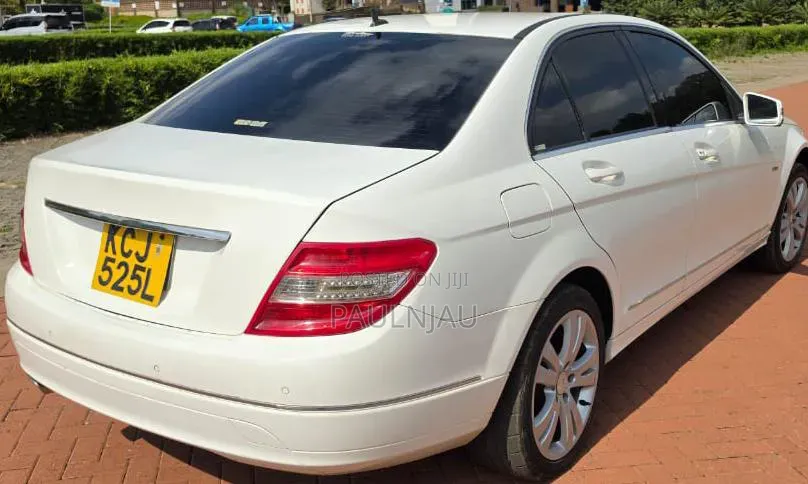 Mercedes-Benz C200 2010 White