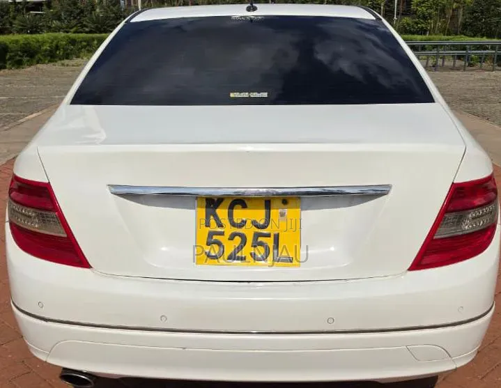 Mercedes-Benz C200 2010 White
