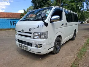 Toyota HiAce 2011 White