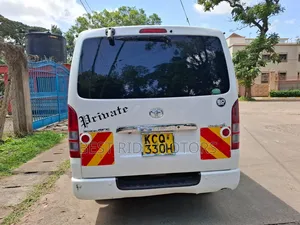 Toyota HiAce 2011 White