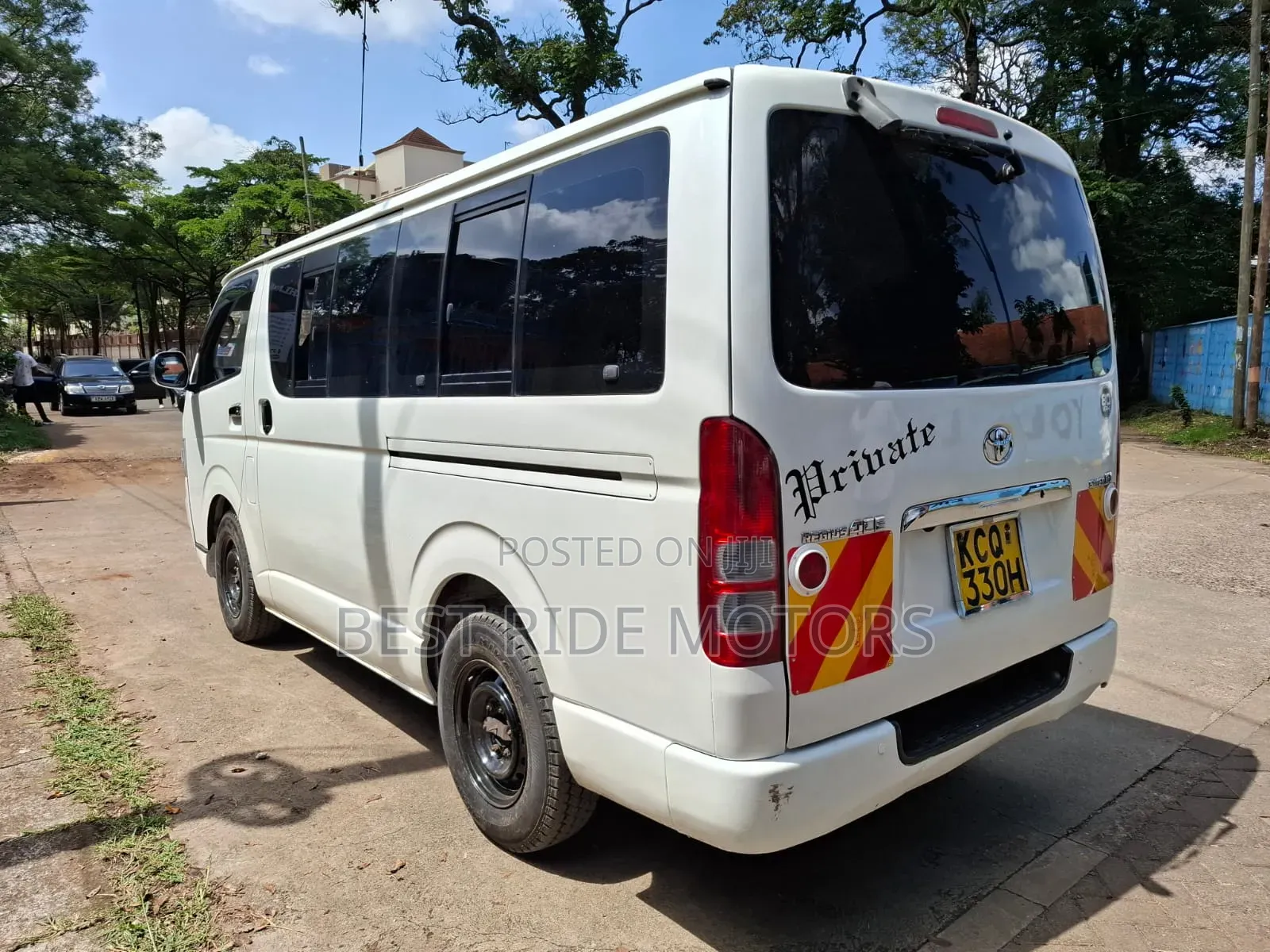 Toyota HiAce 2011 White