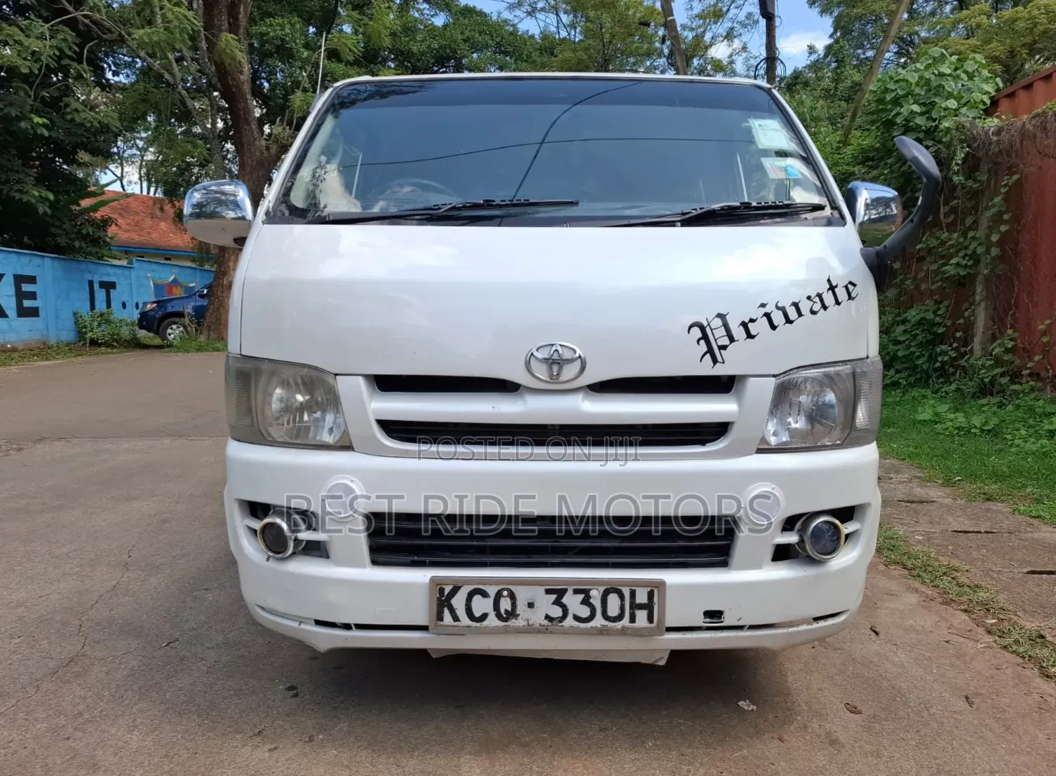 Toyota HiAce 2011 White