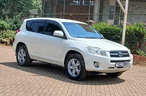 Toyota RAV4 2010 White