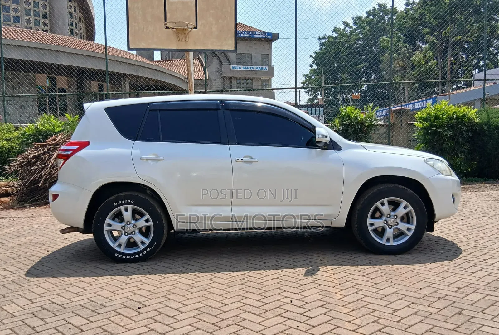 Toyota RAV4 2010 White