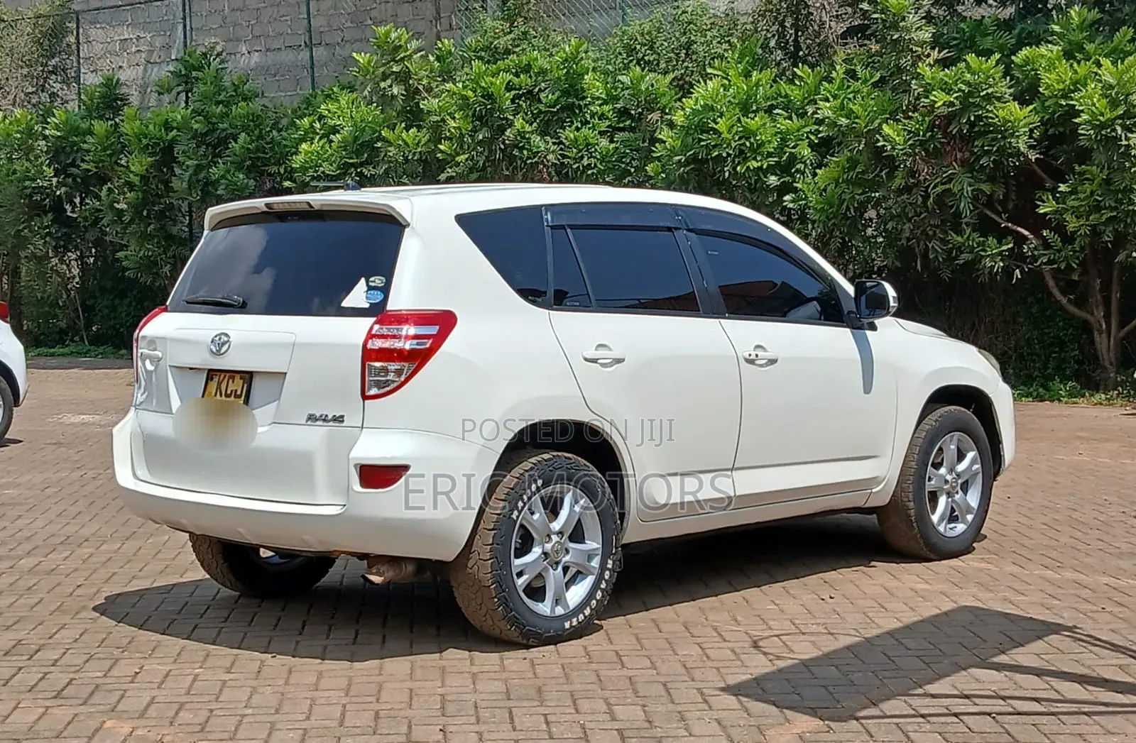 Toyota RAV4 2010 White