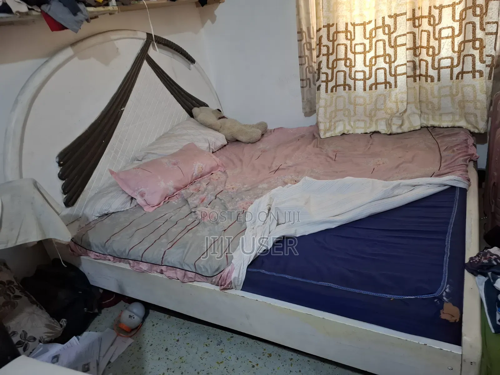 6x6 Bed With Mattress and 2 Side Drawers